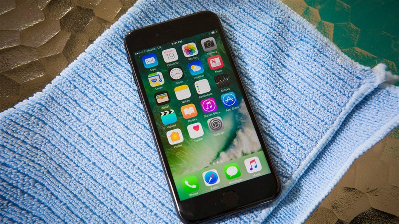 So sánh Galaxy S8 và iPhone 7