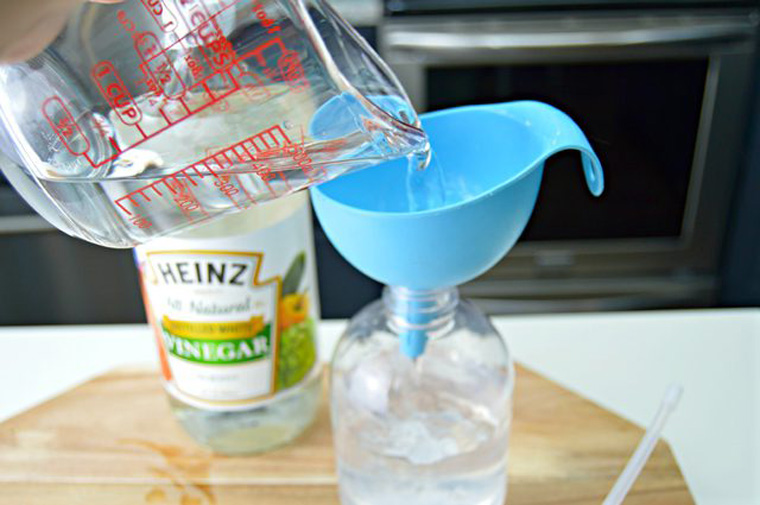 Mixing the glass cleaning solution