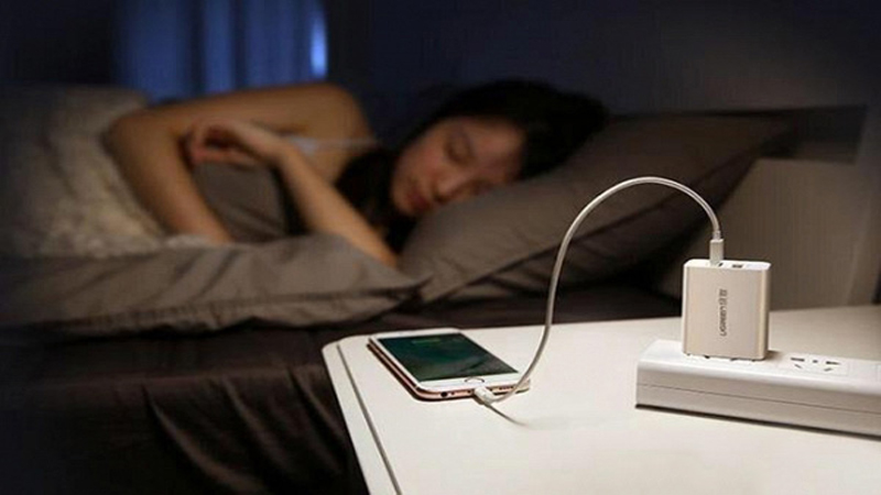 Thoi-quen-xau-khi-su-dung-iPhone Thoi-quen-xau-khi-su-dung-iPhone