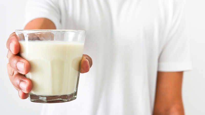 Sữa đậu nành không tốt cho nam giới nếu uống vượt quá 3-4 ly/ngày