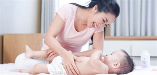 Mẹo dùng phấn rôm an toàn cho trẻ