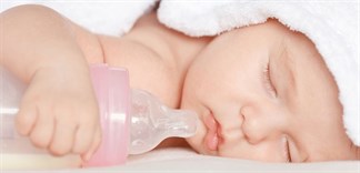 Có nên cho trẻ sơ sinh uống nước lọc