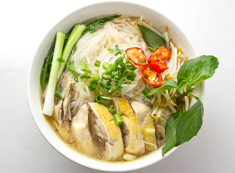 Một tô miến như trên cung cấp khá nhiều năng lượng, không thích hợp để giảm cân Một tô miến như trên cung cấp khá nhiều năng lượng, không thích hợp để giảm cân