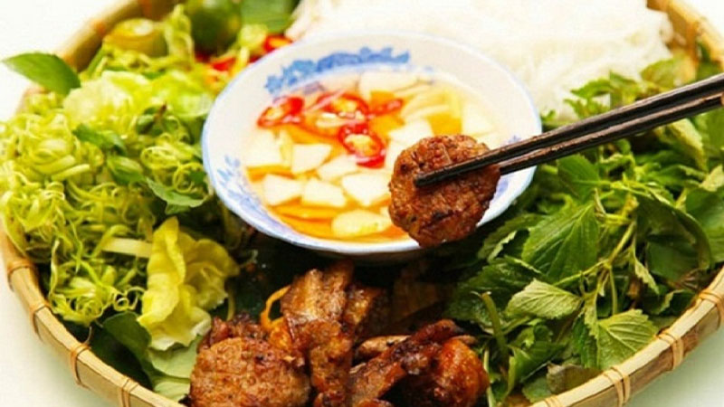 Bún chả chấm cho người thích ăn thịt nướng giòn