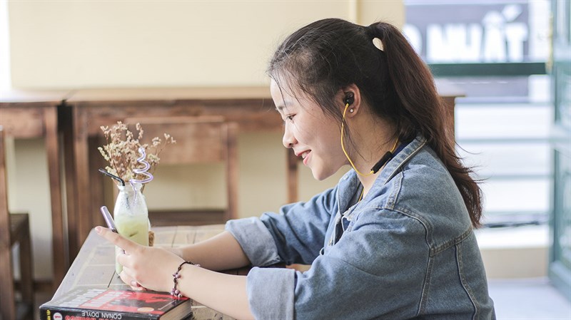 Trên tay tai nghe giảm giá tháng 4 Trên tay tai nghe giảm giá tháng 4