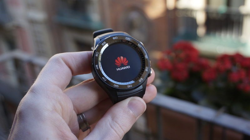 CEO Huawei: Mua Smartwatch làm gì khi đang sử dụng Smartphone?