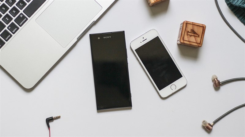 So sánh Xperia XA1 và iPhone 5S