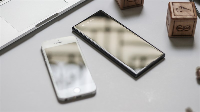 So sánh Xperia XA1 và iPhone 5S