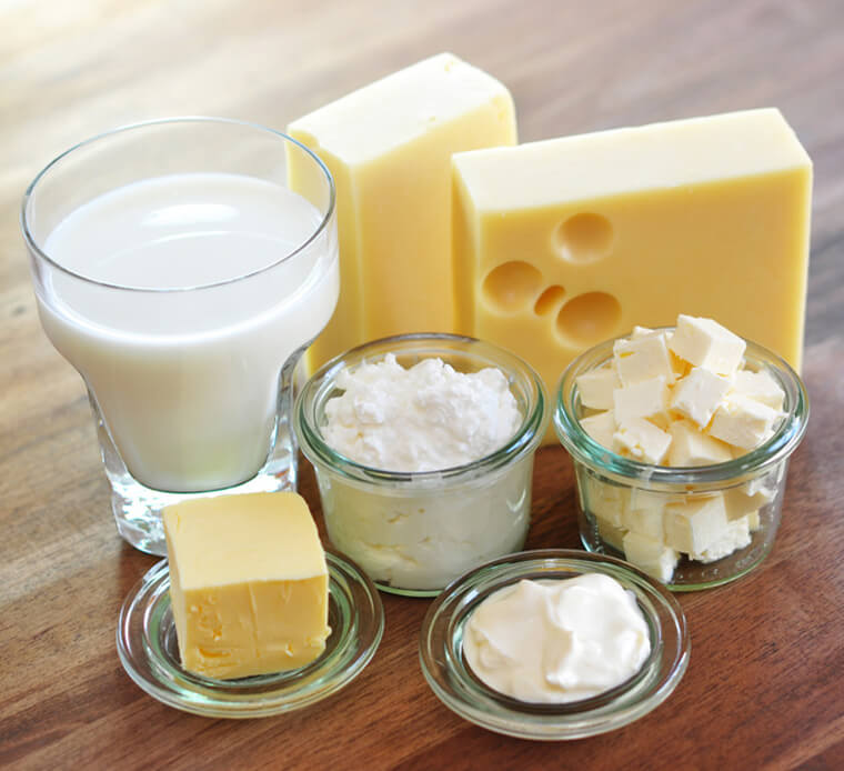 Phô mai là chế phẩm từ sữa và cũng như sữa, nó khá giàu dinh dưỡng cho bé