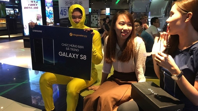 Người Vàng cùng Biệt đội S8 đã tìm ra chủ nhân may mắn trúng S8 - ảnh 1 Người Vàng cùng Biệt đội S8 đã tìm ra chủ nhân may mắn trúng S8 - ảnh 1