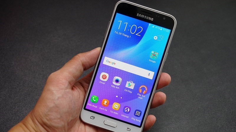 Galaxy Amp Prime 2: Snapdragon 430, RAM 1.5 GB, Android 7.0 Nougat