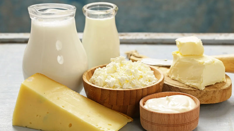 Phô mai hay pho mát là một trong những chế phẩm phổ biến được làm từ sữa