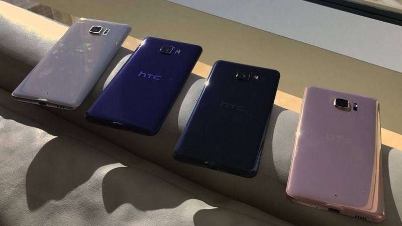 Smartphone cao cấp 2 màn hình HTC U Ultra giảm giá thêm lần nữa