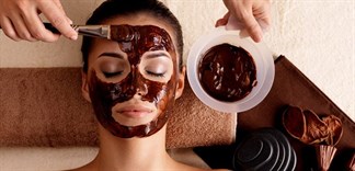 Bí quyết làm trắng da từ cà phê với dầu dừa