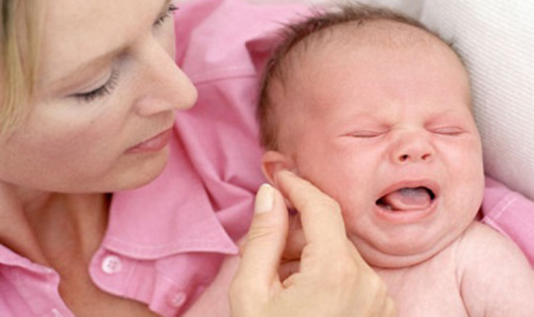 Mẹo hạ sốt nhanh cho bé từ trà hoa cúc