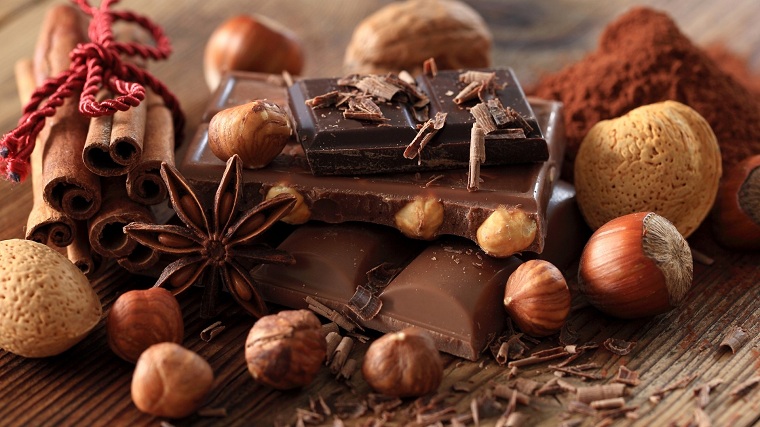 Nên hay không cho trẻ ăn chocolate?