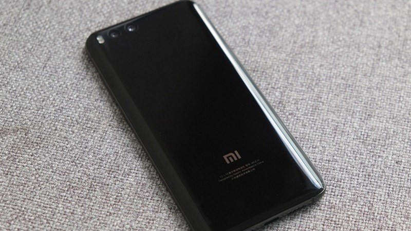 Xiaomi Mi 6 đầu tiên về VN: Camera kép, RAM 6GB, giá hơn 10 triệu