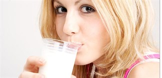 Vì sao phụ nữ cần uống sữa?