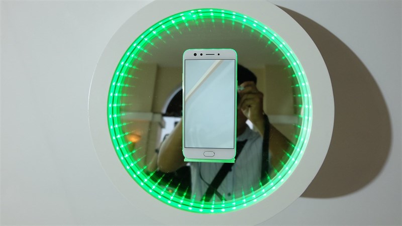 OPPO F3 chính thức ra mắt: Camera selfie kép, RAM 4GB, ROM 64GB, giá 7.490.000 đồng