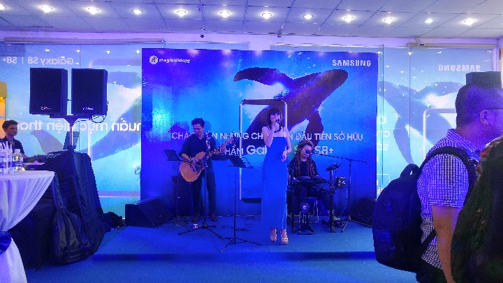 Tưng bừng ngày đầu mở bán và giao hàng Galaxy S8, S8 Plus tại TGDĐ