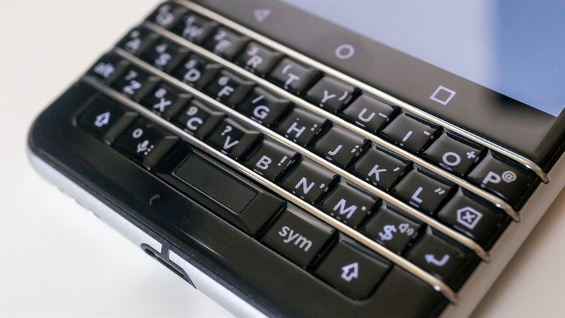 KEYone Vs Priv: Giá trị trong mỗi câu chuyện