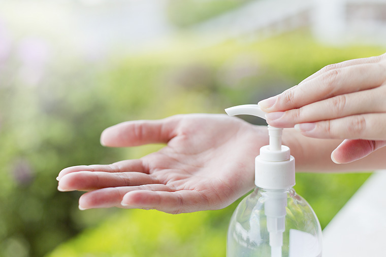 Thành phần nước rửa tay khô không tốt cho trẻ Có nên dùng nước rửa tay khô diệt vi khuẩn cho trẻ?