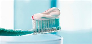 Cách đánh sáng đồ kim loại bằng kem đánh răng