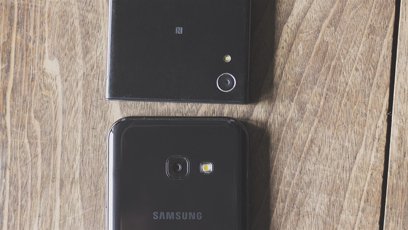 So sánh Xperia XA1 và Galaxy A3 2018