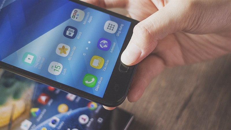 So sánh Xperia XA1 và Galaxy A3 2017