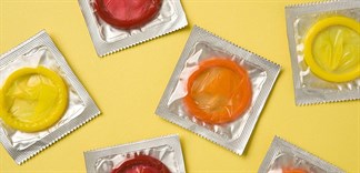 Dùng bao cao su có làm giảm ham muốn quan hệ?