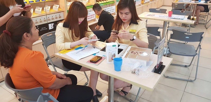 ngày đầu mở bán OPPO F3 tại các chi nhánh TGDĐ