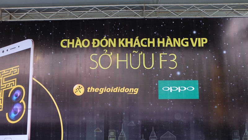 Lễ hội sắc màu- Selfie kép