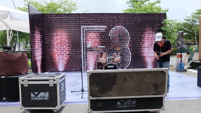 Lễ hội sắc màu- Selfie kép