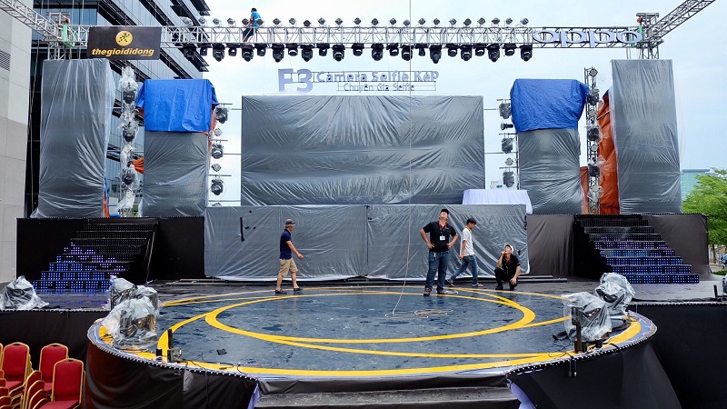 Sân khấu đêm nhạc hoành tráng