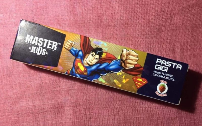 Kem đánh răng Master Kids Superman