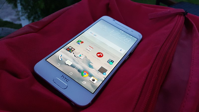Smartphone Android đẹp như iPhone của HTC đang có giá bán rất tốt Smartphone Android đẹp như iPhone của HTC đang có giá bán rất tốt
