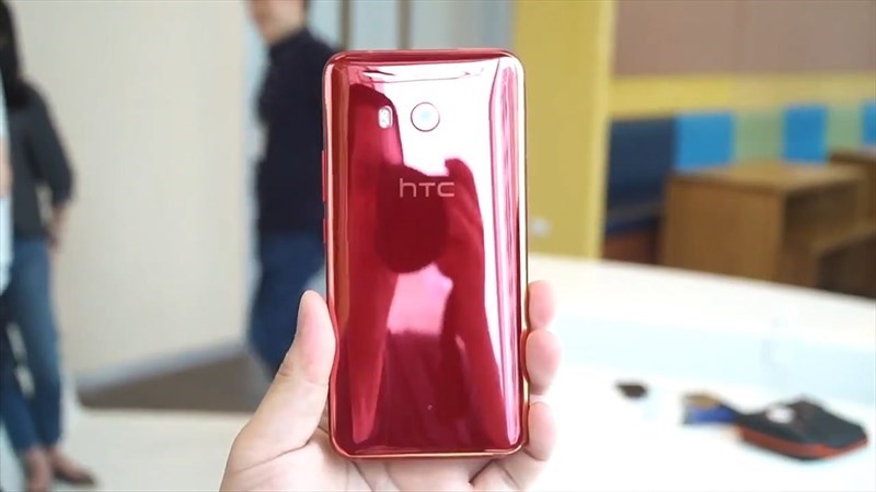 Camera HTC U11 có khả năng lấy nét nhanh như DSRL