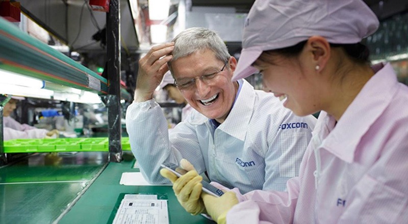 Tim Cook ghé thăm nhà máy Foxconn Tim Cook ghé thăm nhà máy Foxconn