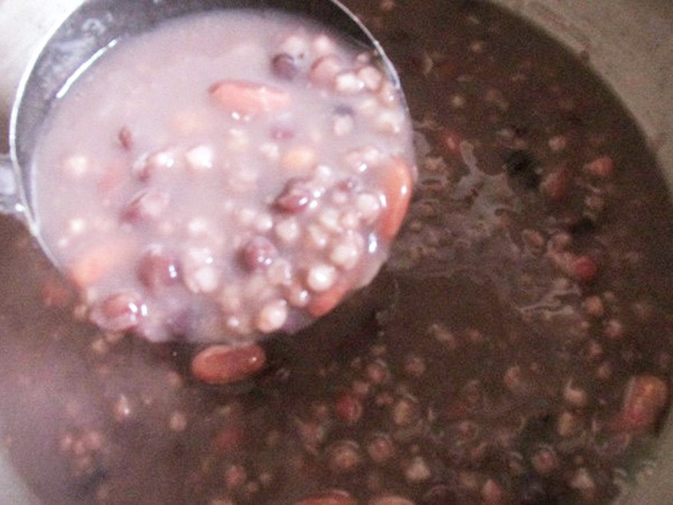 Cách nấu cháo đậu đỏ nước cốt dừa bổ dưỡng cho bé ăn dặm