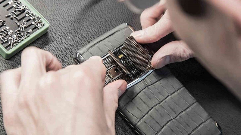 Phiên bản giới hạn Vertu SIGNATURE Cobra được ra mắt Phiên bản giới hạn Vertu SIGNATURE Cobra được ra mắt