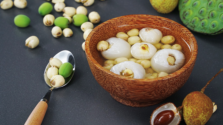 Cách nấu chè vải hạt sen, ăn là phải khen Cách nấu chè vải hạt sen, ăn là phải khen