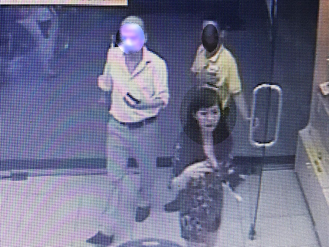 Người phụ nữ tự xưng là bà Nhạn đến cửa hàng làm lại sim của người khác Chiêu thức mới đánh cắp số sim điện thoại của người khác