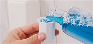 Có nên dùng nước súc miệng thường xuyên?
