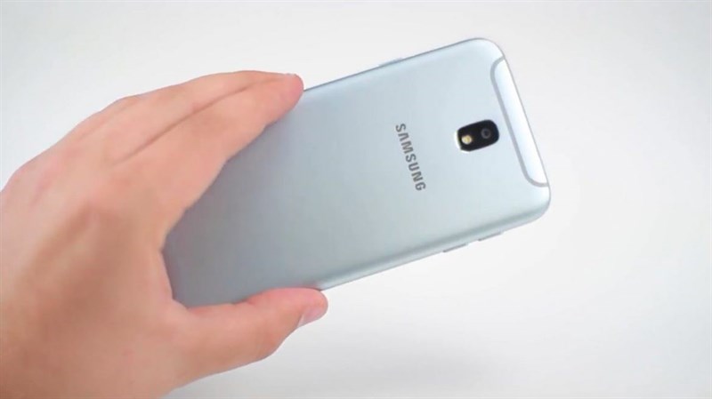 Hé lộ ngày lên kệ và giá bán của Galaxy J5 2017