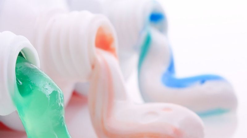 Kem đánh răng có tác dụng trị mụn
