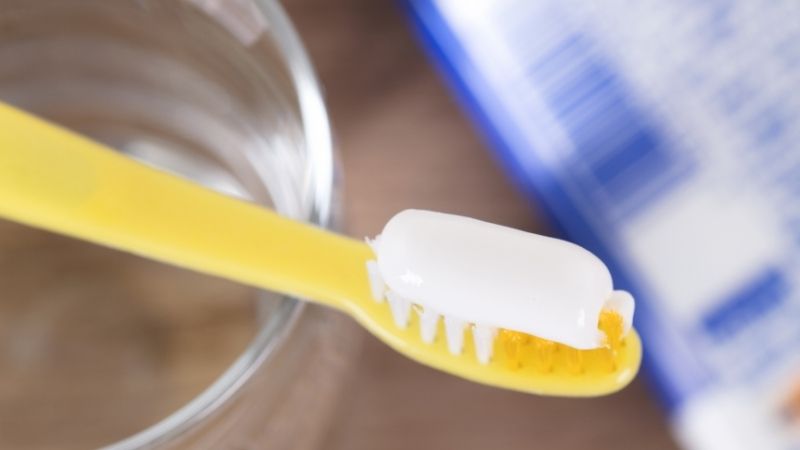 Kem đánh răng có tác dụng trị mụn