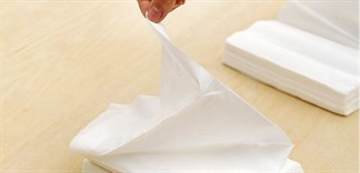 Những sai lầm khi dùng khăn giấy khô cho trẻ sơ sinh