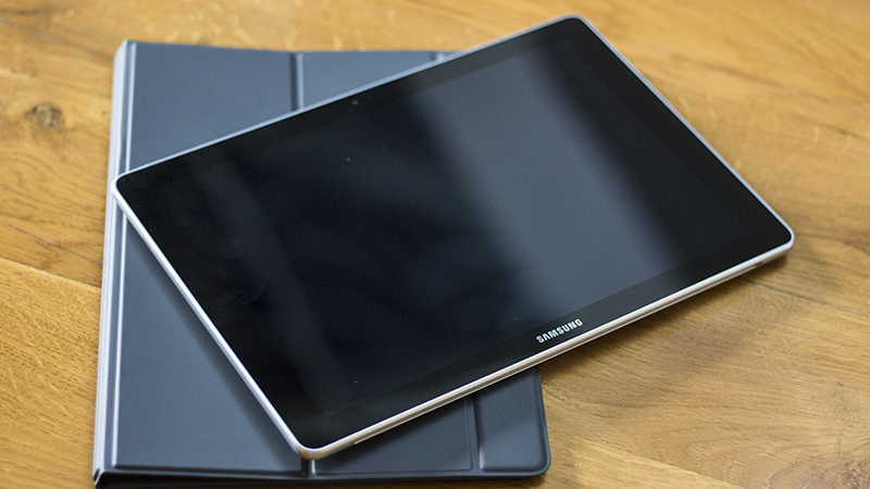 Trên tay Galaxy Book 10.6 inch