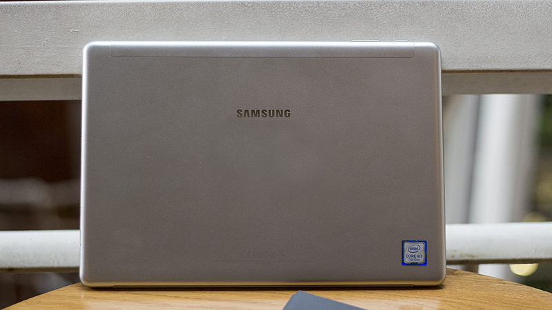 Trên tay Galaxy Book 10.6 inch