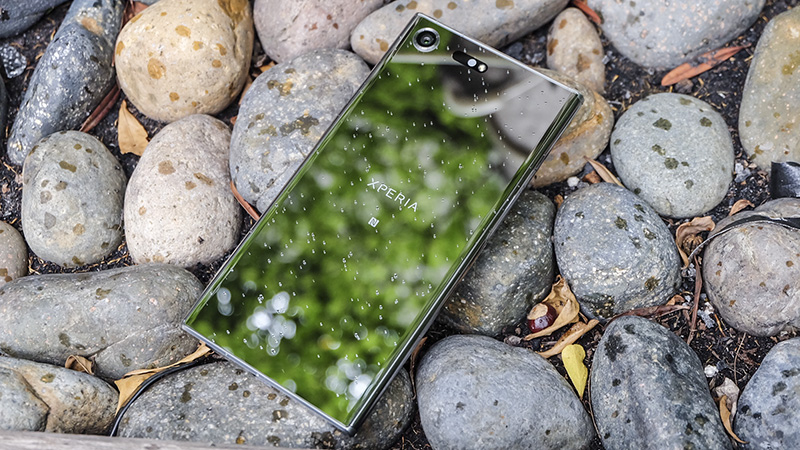 Trên tay Xperia XZ Premium